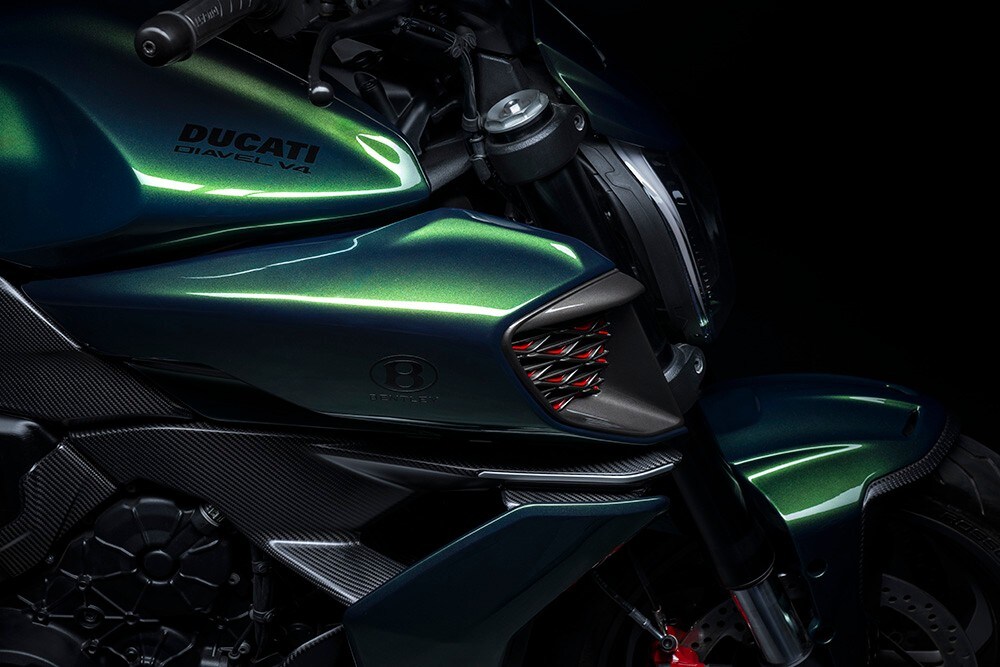 Ducati e Bentley: due serie davvero speciali per la Diavel V4